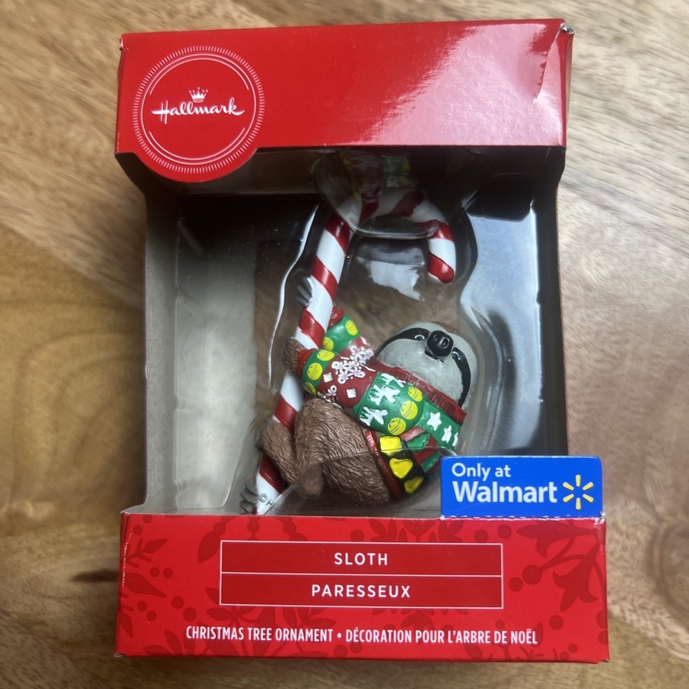 2019 Hallmark Sloth with Candy Cane Ornament Christmas Tree‎ EUC